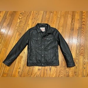 Levi’s Men’s Vegan LEATHER TRUCKER JACKET FALL